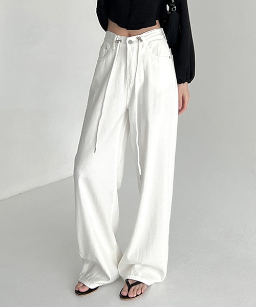 LAFFMO（ラフモ）の「ドロスト付きワイドデニムパンツ（デニムパンツ・レディース・ホワイト/ブルー・L/M）」の8枚目の写真