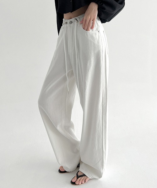 LAFFMO（ラフモ）の「ドロスト付きワイドデニムパンツ（デニムパンツ・レディース・ホワイト/ブルー・L/M）」の18枚目の写真