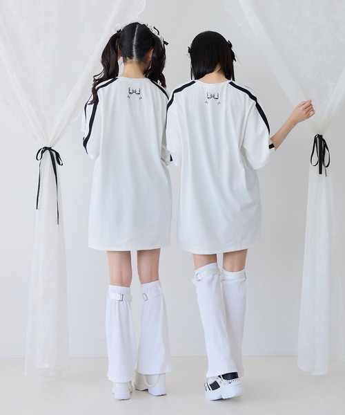 DearMyLove(ディアマイラブ)の「選べるプリントビッグT(Tシャツ/カットソー・レディース・ブラック×レッド/ホワイト系その他2/ホワイト系その他3/ホワイト系その他4/ホワイト系その他5/ブラック系その他2/ブラック×ベージュ/ブラック×ホワイト/ホワイト系その他/ブラック系その他/ホワイト/ブラック・FREE)」の20枚目の写真