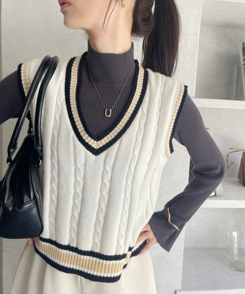 新品 アテナデザイン ケーブルニット ベスト トグル 手編み