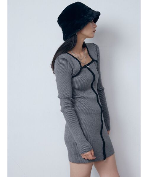 EMODA(エモダ)の「プレーティングリブジップワンピース(ワンピース・レディース・ベージュ/ブラック/グレー・FREE)」の5枚目の写真