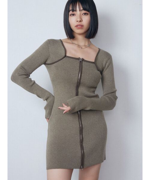EMODA(エモダ)の「プレーティングリブジップワンピース(ワンピース・レディース・ベージュ/ブラック/グレー・FREE)」の12枚目の写真