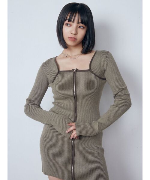 EMODA(エモダ)の「プレーティングリブジップワンピース(ワンピース・レディース・ベージュ/ブラック/グレー・FREE)」の13枚目の写真