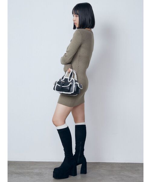 EMODA(エモダ)の「プレーティングリブジップワンピース(ワンピース・レディース・ベージュ/ブラック/グレー・FREE)」の15枚目の写真