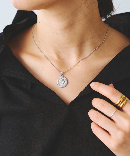 RIVE DROITE（リヴドロワ）の「【R.good(アールドットグッド)】コインショートネックレス（ネックレス・レディース・ゴールド/シルバー・FREE）」の4枚目の写真