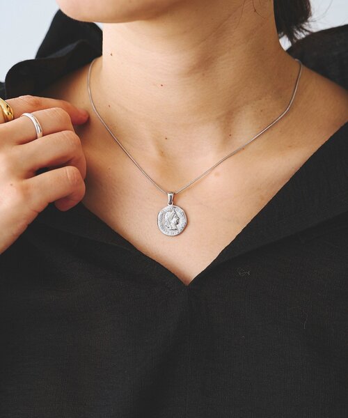 RIVE DROITE（リヴドロワ）の「【R.good(アールドットグッド)】コインショートネックレス（ネックレス・レディース・ゴールド/シルバー・FREE）」の5枚目の写真
