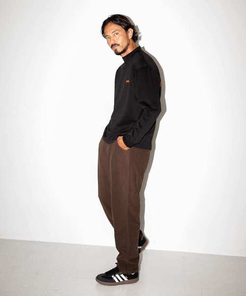 URBAN RESEARCH Sonny Label(アーバンリサーチサニーレーベル)の「OOPS×RYUAMBE モックネックロングスリーブTシャツ(Tシャツ/カットソー・メンズ・ブラック/ネイビー/ホワイト・LARGE/MEDIUM)」の20枚目の写真