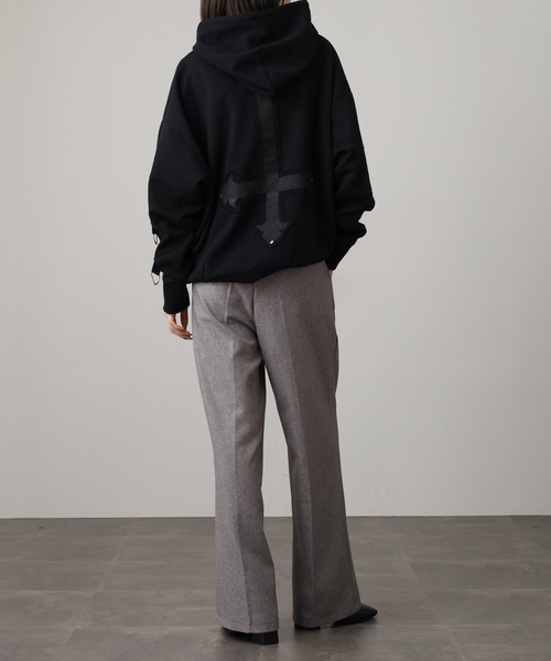 RE730(アールイーセブンサーティー)の「Dark cross pullover hoodie / 闇系クロスアップリケプルオーバーパーカー unisex(パーカー・メンズ・レッド/ブラック系2/ブラック系3・L/M/XL)」の15枚目の写真