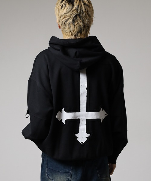 RE730(アールイーセブンサーティー)の「Dark cross pullover hoodie / 闇系クロスアップリケプルオーバーパーカー unisex(パーカー・メンズ・レッド/ブラック系2/ブラック系3・L/M/XL)」の7枚目の写真