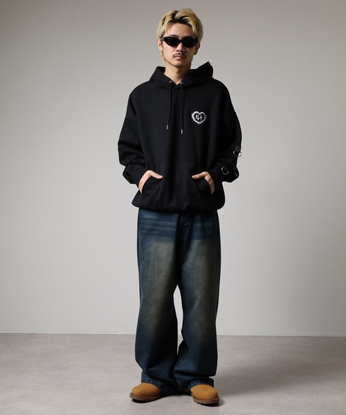 RE730(アールイーセブンサーティー)の「Dark cross pullover hoodie / 闇系クロスアップリケプルオーバーパーカー unisex(パーカー・メンズ・レッド/ブラック系2/ブラック系3・L/M/XL)」の8枚目の写真