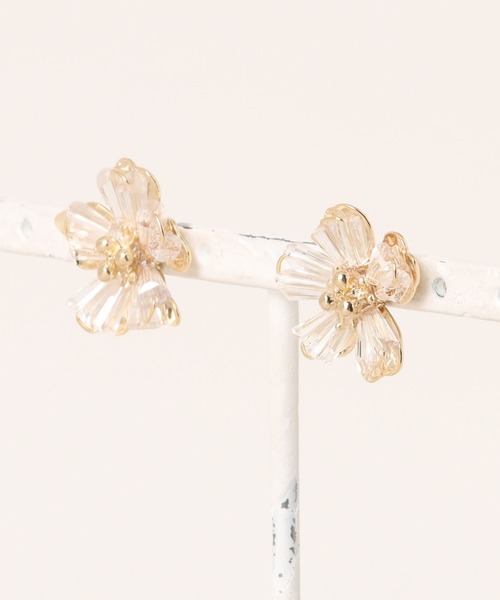 Os accessory(オズアクセサリー)の「【金属アレルギー対応】Os -オズ- ビーズフラワーピアス(ピアス(両耳用)・レディース・ゴールド/シルバー・FREE)」の4枚目の写真