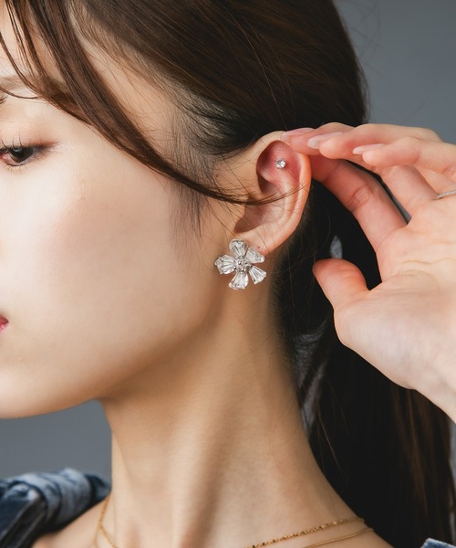 Os accessory(オズアクセサリー)の「【金属アレルギー対応】Os -オズ- ビーズフラワーピアス(ピアス(両耳用)・レディース・ゴールド/シルバー・FREE)」の7枚目の写真