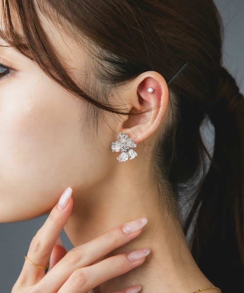 Os accessory(オズアクセサリー)の「【金属アレルギー対応】Os -オズ- ビーズフラワーピアス(ピアス(両耳用)・レディース・ゴールド/シルバー・FREE)」の10枚目の写真