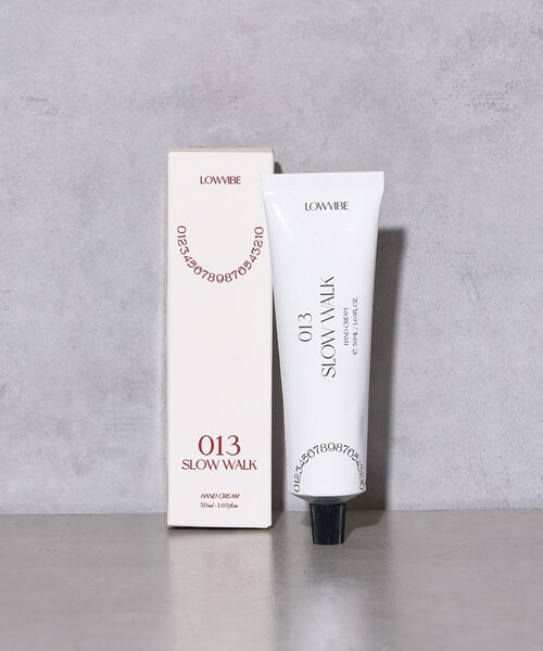 BIRTHDAY BAR(バースデイバー)の「【LOWVIBE ロウバイブ】HAND CREAM ハンドクリーム(ハンドケア/ハンドクリーム・レディース・ブラック系その他2/ホワイト系その他/ホワイト/ベージュ/グリーン・0)」の2枚目の写真