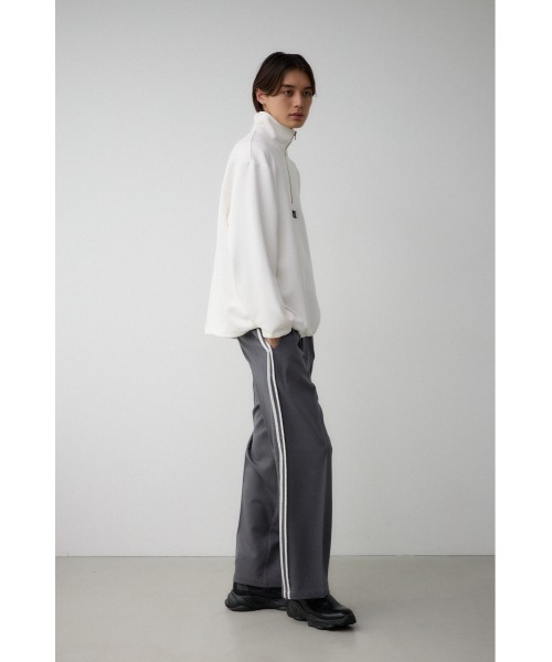 AZUL by moussy(アズールバイマウジー)の「フェウクスウェードハーフジッププルオーバー(スウェット・メンズ・ブラック/グレー/オフホワイト・FREE)」の6枚目の写真