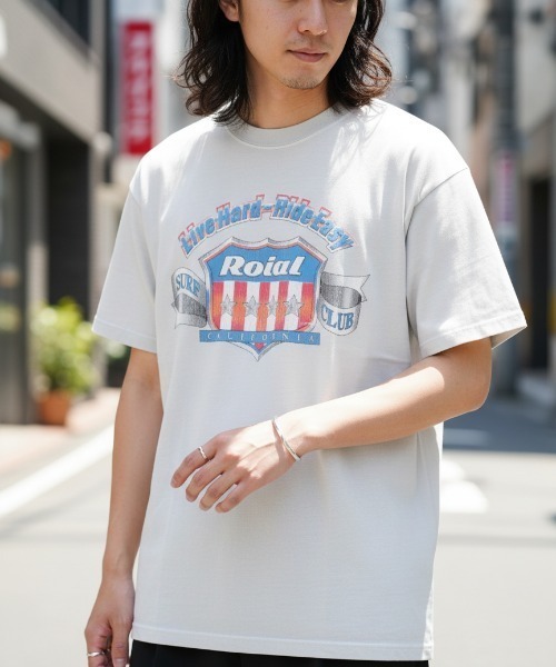 roial(ロイアル)の「DESIGN TEE/ROIAL(ロイアル)アメカジヴィンテージ風ロゴプリントTシャツ半袖(Tシャツ/カットソー・レディース・グレー/ブラック/ネイビー・SMALL/MEDIUM)」の2枚目の写真