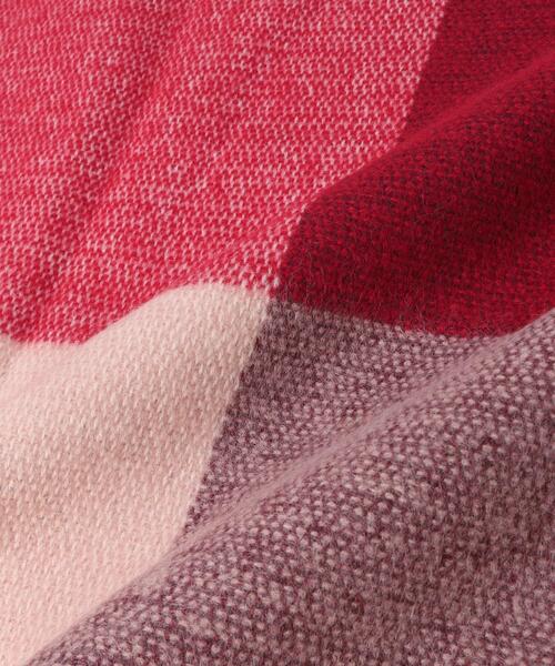 SHOO・LA・RUE(シューラルー)の「程よい厚みで巻きやすい ブロックチェックストール(ストール/ショール・レディース・ベージュ系1/サックスブルー系1/ワイン系1・00)」の6枚目の写真