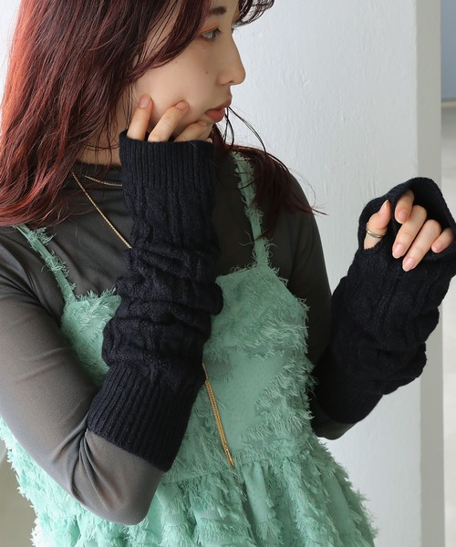 ケーブル編みニットアームウォーマー（アームカバー）｜colleca la