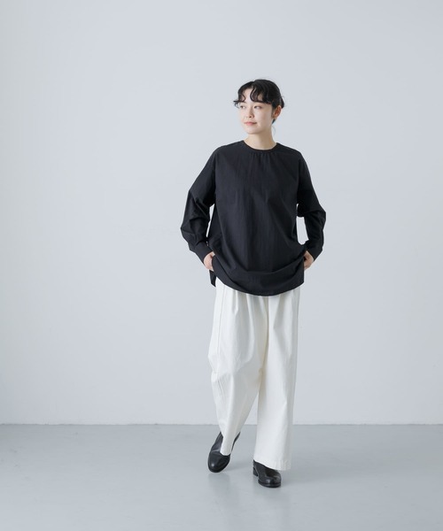 かぐれ（カグレ）の「クルーネックプルオーバーシャツ（シャツ/ブラウス・レディース・オフホワイト/ブラック・FREE）」の6枚目の写真
