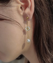 abaskdesign（アバスクデザイン）の「金属アレルギー対応 フラワーパール ピアス（ピアス（両耳用））」