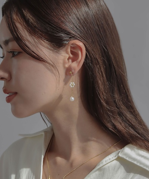 abaskdesign(アバスクデザイン)の「金属アレルギー対応 フラワーパール ピアス(ピアス(両耳用)・レディース・ゴールド・FREE)」の4枚目の写真