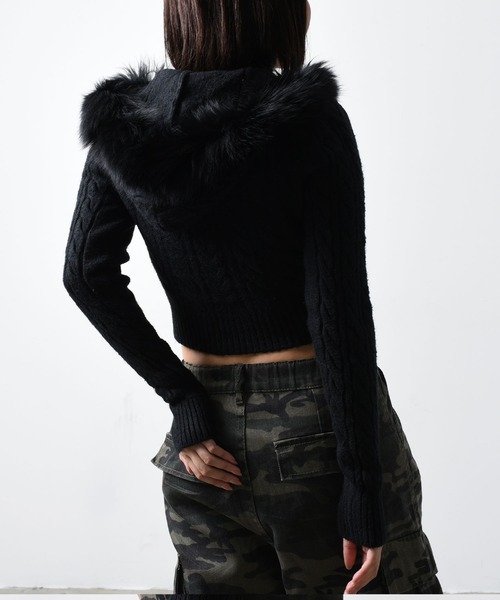.KOM(ドットコム)の「A'GEM/9 × .kom 『.kom/ドットケーオーエム』ファーZIPUPニットパーカー(ニット/セーター・レディース・アイボリー/ブラック・FREE)」の11枚目の写真