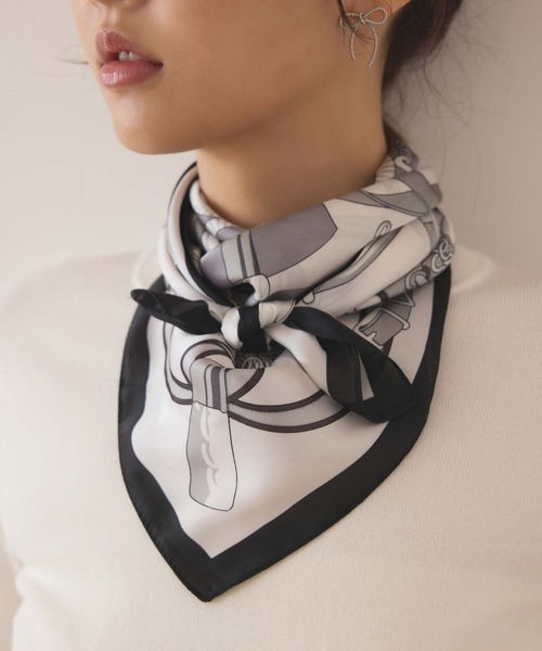 Edit Sheen（エディットシーン）の「ブライドルプリントスカーフ（ストール/ショール・レディース・グレー/レッド/オレンジ/グリーン・FREE）」の3枚目の写真