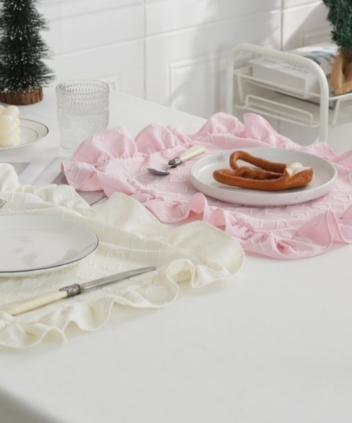 Made in I(メイドインアイ)の「hurt frill place mat(ランチョンマット/テーブルウェア・レディース・ホワイト/ピンク・FREE)」の10枚目の写真