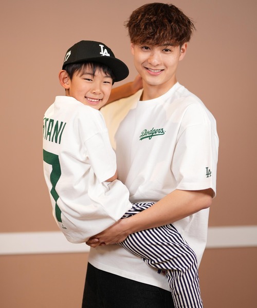 Fanatics(ファナティクス)の「【ムラサキスポーツ限定】Fanatics/ファナティクス 大谷翔平 N&N MLB野球 ドジャース 半袖Tシャツ ML0125SS0011(Tシャツ/カットソー・メンズ・ブラウン/ホワイト系その他3/ホワイト系その他/ホワイト×グリーン/ホワイト×ブラック/ブラック/ホワイト系その他4/ホワイト系その他2/ホワイト系その他5・M/L/XL)」の14枚目の写真