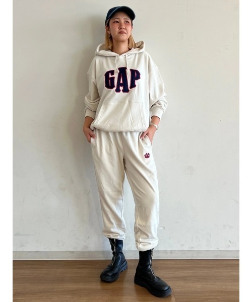 GAP(ギャップ)の「ヴィンテージソフト オーバーサイズ GAPロゴパーカー(ユニセックス)(パーカー・メンズ・レッド/ネイビー/ブラウン/ベージュ・XS/XL/L/M/S)」の21枚目の写真