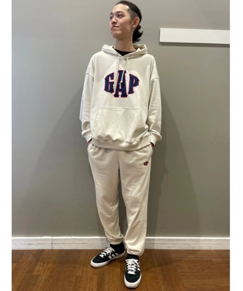 GAP(ギャップ)の「ヴィンテージソフト オーバーサイズ GAPロゴパーカー(ユニセックス)(パーカー・メンズ・レッド/ネイビー/ブラウン/ベージュ・XS/XL/L/M/S)」の19枚目の写真