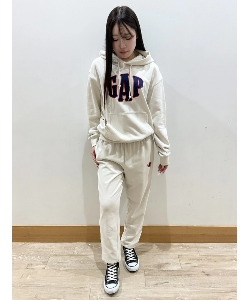 GAP(ギャップ)の「ヴィンテージソフト オーバーサイズ GAPロゴパーカー(ユニセックス)(パーカー・メンズ・レッド/ネイビー/ブラウン/ベージュ・XS/XL/L/M/S)」の18枚目の写真