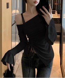 アンバランスストラップシャーリングTシャツ