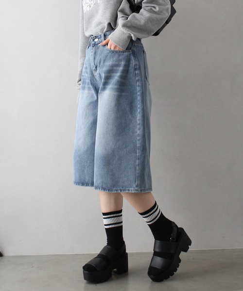 SpRay(スプレイ)の「デニムハーフパンツ(デニムパンツ・レディース・ライトブルー/ブルー・MEDIUM/LARGE)」の11枚目の写真