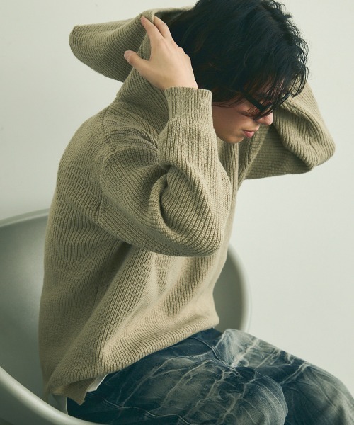 Shoowtime(ショウタイム)の「Oversized half zip hood knit sweater / オーバーサイズハーフジップフードニットセーター(ニット/セーター・メンズ・ブラック/ベージュ/グレー・MEDIUM/LARGE/X-LARGE)」の2枚目の写真