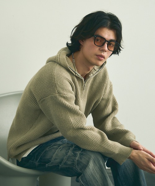 Shoowtime(ショウタイム)の「Oversized half zip hood knit sweater / オーバーサイズハーフジップフードニットセーター(ニット/セーター・メンズ・ブラック/ベージュ/グレー・MEDIUM/LARGE/X-LARGE)」の4枚目の写真