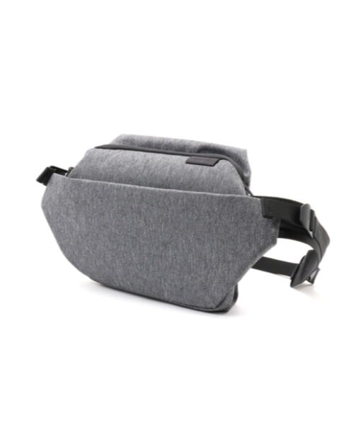 Cote&Ciel（コートエシエル）の「【Cote&Ciel/コートエシエル】Isarau (サコッシュバッグ)（ショルダーバッグ・メンズ・グレー/ブラック・FREE）」の16枚目の写真