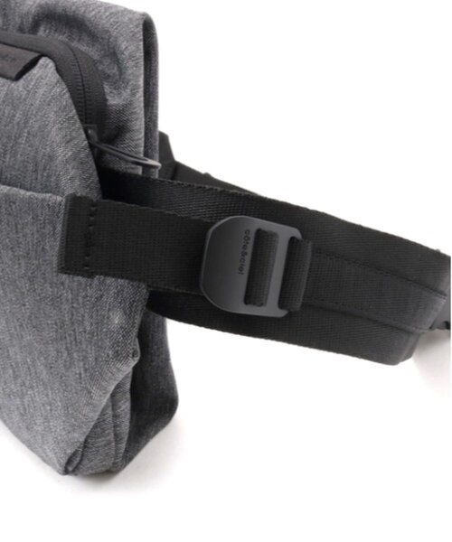 Cote&Ciel（コートエシエル）の「【Cote&Ciel/コートエシエル】Isarau (サコッシュバッグ)（ショルダーバッグ・メンズ・グレー/ブラック・FREE）」の20枚目の写真