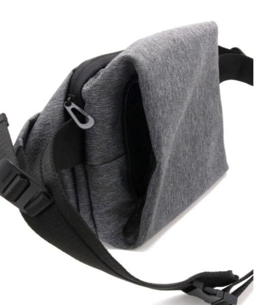 Cote&Ciel（コートエシエル）の「【Cote&Ciel/コートエシエル】Isarau (サコッシュバッグ)（ショルダーバッグ・メンズ・グレー/ブラック・FREE）」の22枚目の写真