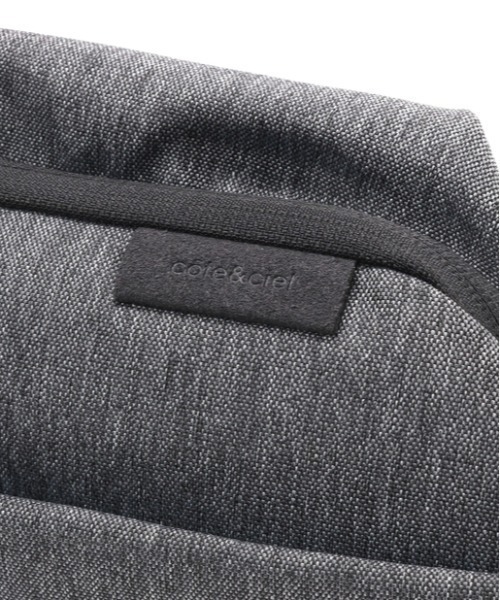 Cote&Ciel（コートエシエル）の「【Cote&Ciel/コートエシエル】Isarau (サコッシュバッグ)（ショルダーバッグ・メンズ・グレー/ブラック・FREE）」の7枚目の写真