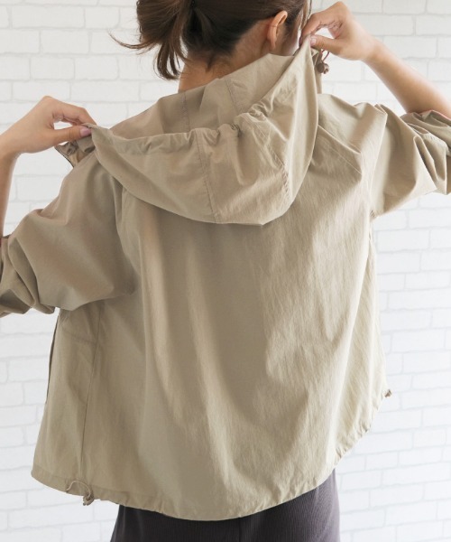 aquagarage（アクアガレージ）の「UV対策ラッシュガードパーカー（パーカー・レディース・ベージュ/グリーン/ブラック・M/L）」の2枚目の写真