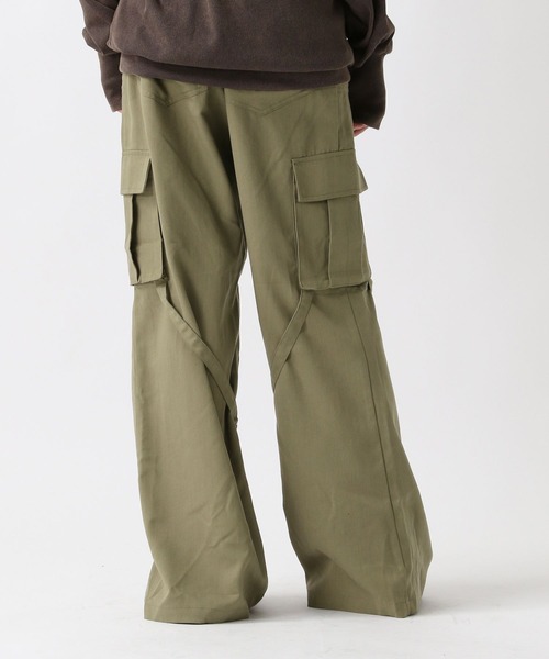 FOREVER 21（フォーエバー トゥエンティーワン）の「【2025SS】ベルトデザインフレアパンツ（その他パンツ・レディース・ブラック/カーキ・SMALL/MEDIUM）」の22枚目の写真