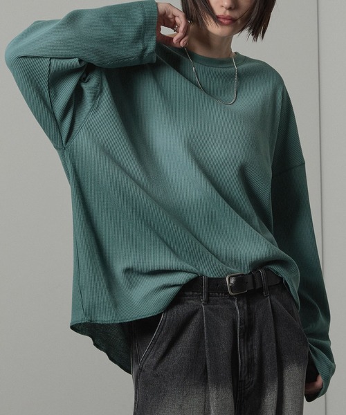 Alfred Alex(アルフレッドアレックス)の「【Alfred Alex】フェードスプレープリント ワッフルビッグロンT(Tシャツ/カットソー・メンズ・チャコール/ワイン/ブルーグレー/ブラウン・M/L)」の2枚目の写真