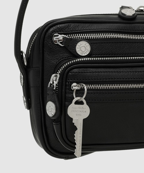 Acne Studios(アクネストゥディオズ)の「FN-UX-BAGS000191(ハンドバッグ・レディース・ブラック・ONE SIZE)」の4枚目の写真