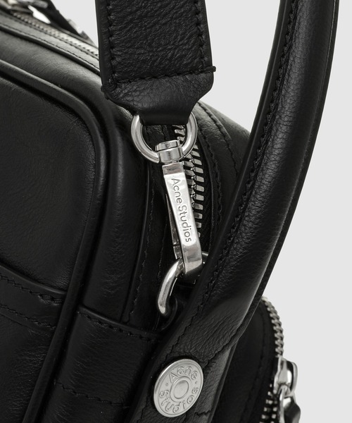 Acne Studios(アクネストゥディオズ)の「FN-UX-BAGS000191(ハンドバッグ・レディース・ブラック・ONE SIZE)」の6枚目の写真
