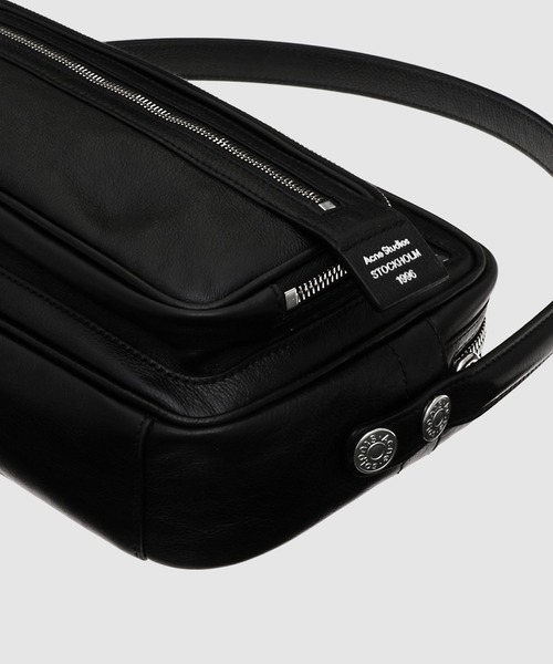 Acne Studios(アクネストゥディオズ)の「FN-UX-BAGS000191(ハンドバッグ・レディース・ブラック・ONE SIZE)」の7枚目の写真