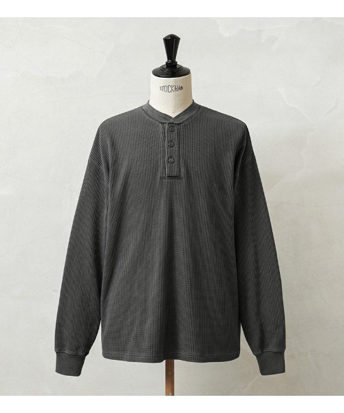 WAIPER.inc(ワイパーインク)の「SCREEN STARS×WAIPER 2521-419WP L/S ヘンリーネック サーマル Tシャツ PIGMENT(Tシャツ/カットソー・メンズ・ブラック/ネイビー/オリーブ/グレー・M/L/XL)」の2枚目の写真