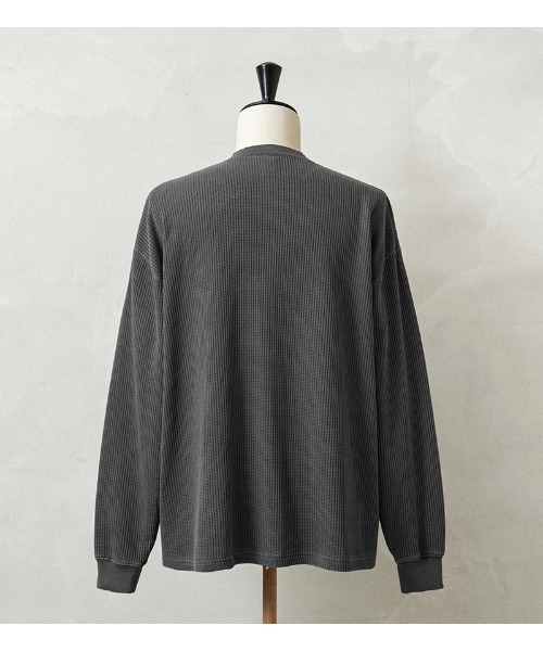 WAIPER.inc(ワイパーインク)の「SCREEN STARS×WAIPER 2521-419WP L/S ヘンリーネック サーマル Tシャツ PIGMENT(Tシャツ/カットソー・メンズ・ブラック/ネイビー/オリーブ/グレー・M/L/XL)」の7枚目の写真