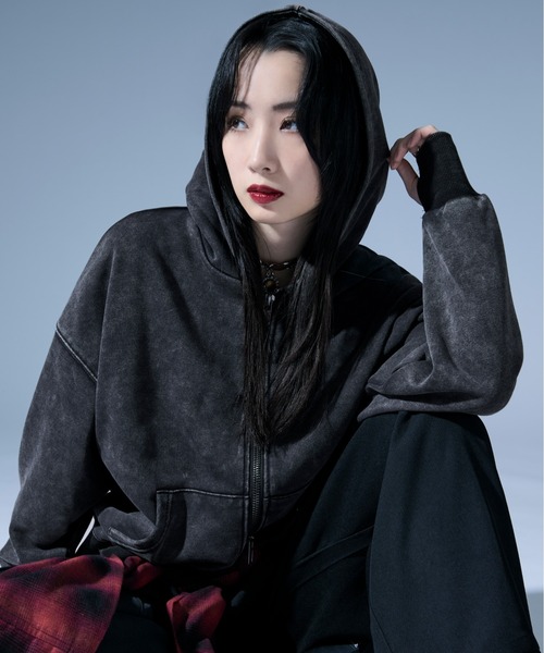 Ellno Loset（エルノロゼット）の「ウォッシュ加工ダブルジップフーディ/フィンガーホール付（パーカー・メンズ・ブラック・SMALL/MEDIUM/LARGE）」の7枚目の写真