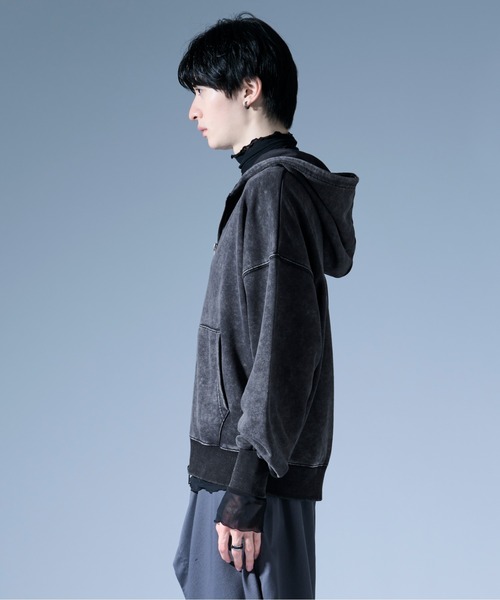 Ellno Loset（エルノロゼット）の「ウォッシュ加工ダブルジップフーディ/フィンガーホール付（パーカー・メンズ・ブラック・SMALL/MEDIUM/LARGE）」の12枚目の写真